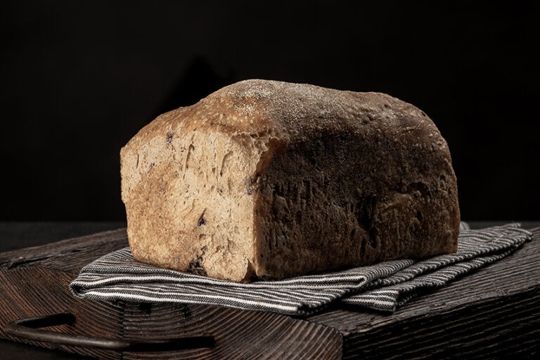 Olive Bread made with natural sourdough | Ελιόψωμο με φυσικό προζύμι.